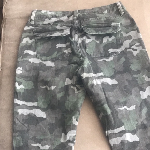 William Rast Camouflage Skinny Jeans - Picture 3 of 5